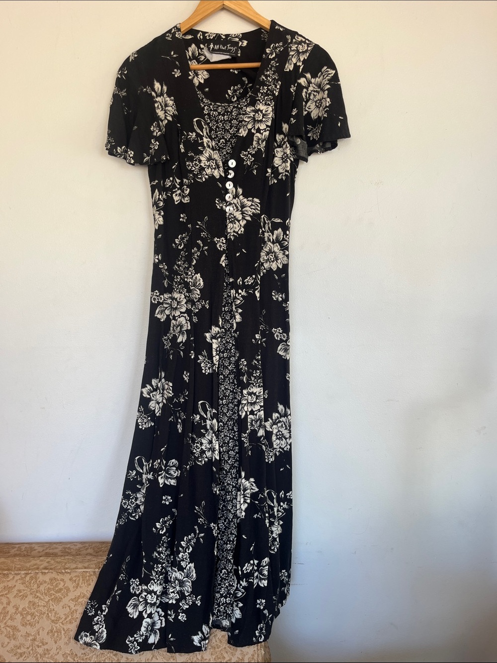 All that Jazz vintage black and white floral maxi dress